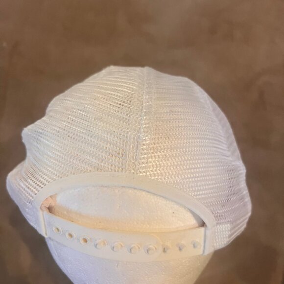 Vintage Red Man SnapBack Trucker Hat (AA2) - Picture 3 of 6